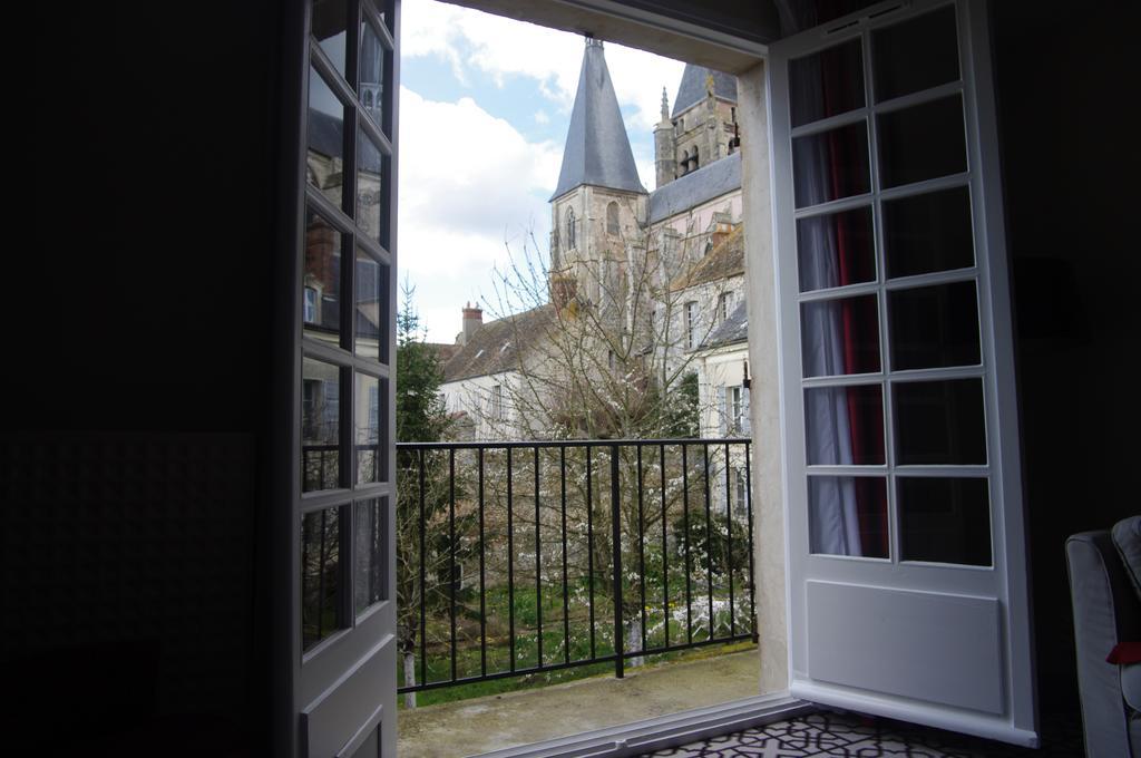 Western Blanche De Castille 3* Dourdan